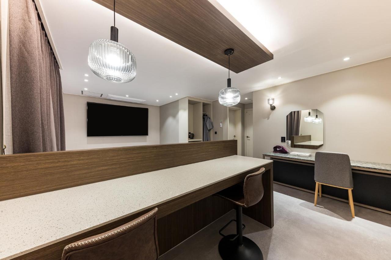 Hotel Lium Cheonan Esterno foto