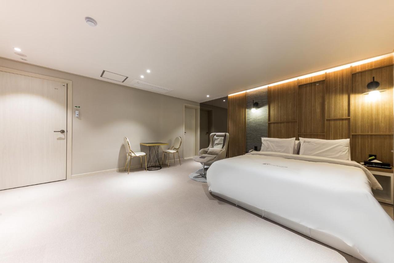 Hotel Lium Cheonan Esterno foto